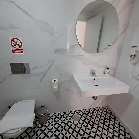 Apartamento Homeforguest Con Terraza Y Piscina En