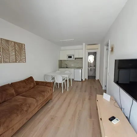 Homeforguest Con Terraza Y Piscina En Apartamento Corralejo