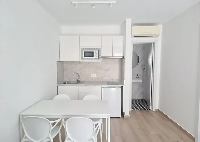 Homeforguest Con Terraza Y Piscina En Διαμέρισμα Κοραλέχο