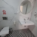 Apartament Homeforguest Con Terraza Y Piscina En