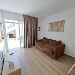 Homeforguest Con Terraza Y Piscina En Apartament