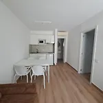 Homeforguest Con Terraza Y Piscina En Apartament *