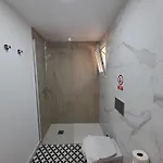 Homeforguest Con Terraza Y Piscina En Apartament