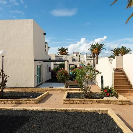Homeforguest Con Terraza Y Piscina En Daire