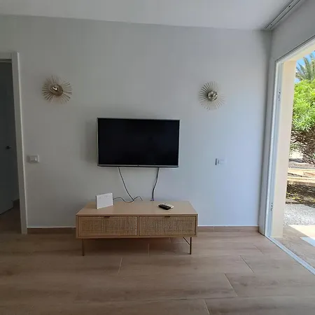 Con Terraza Y Piscina En * Corralejo