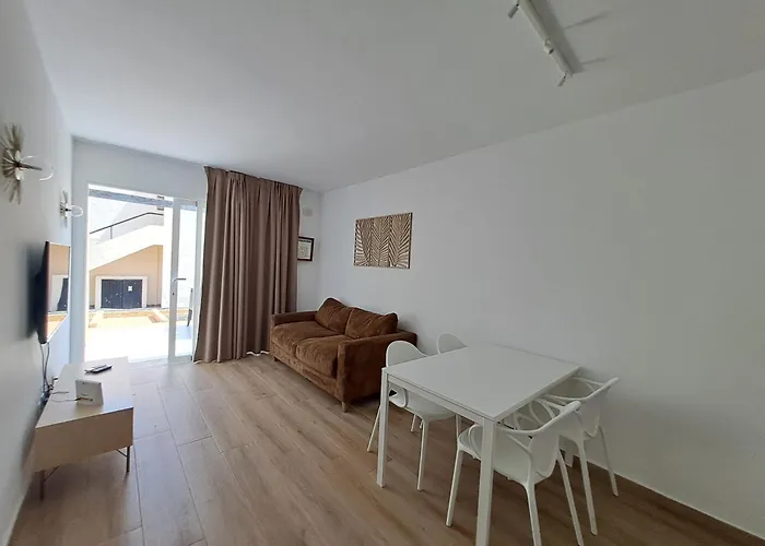 Appartement Homeforguest Con Terraza Y Piscina En *